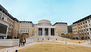 釜山外国語大学校(釜山)